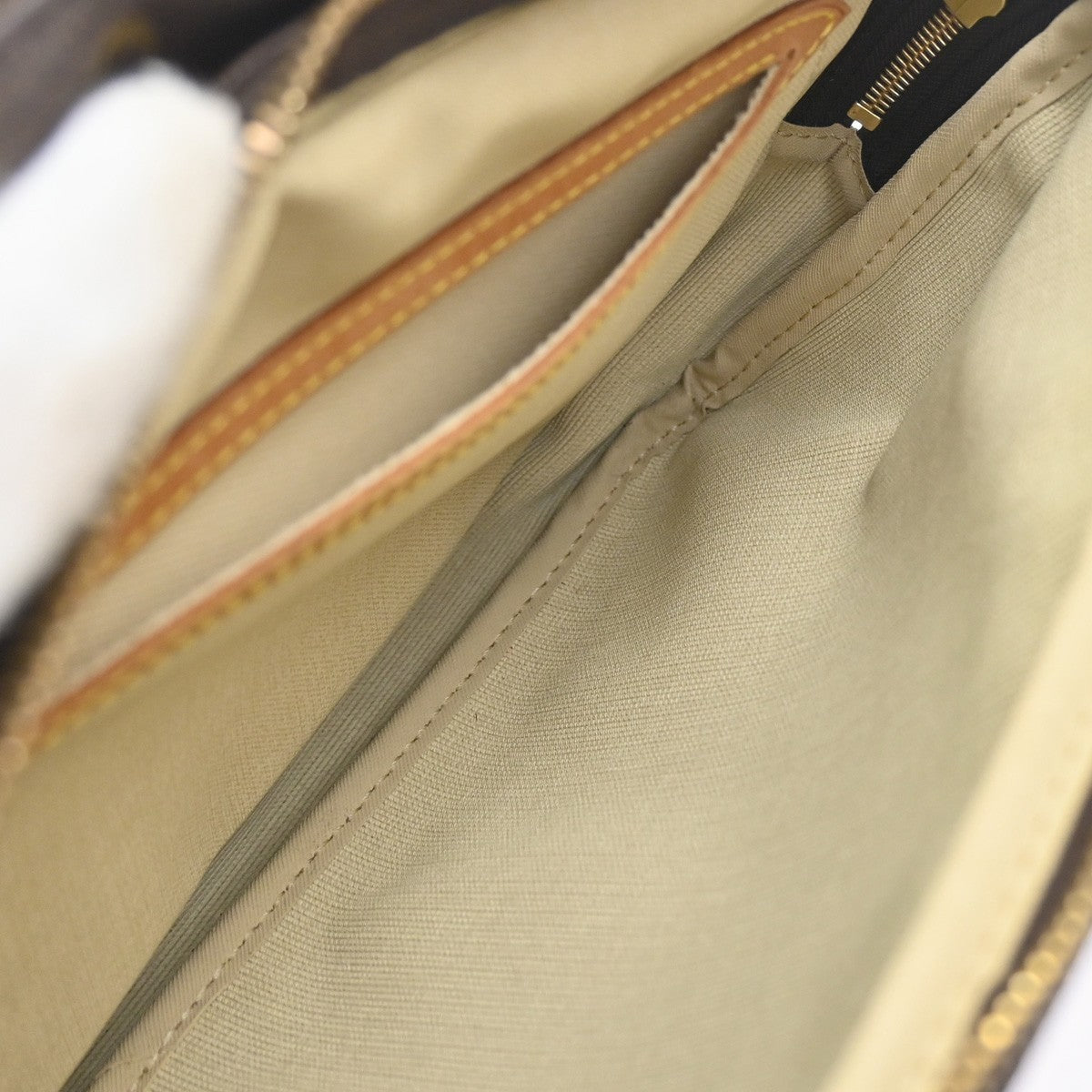 LOUIS VUITTON Reporter Crossbody Shoulder Bag Monogram Leather BN M45254 82KC551
