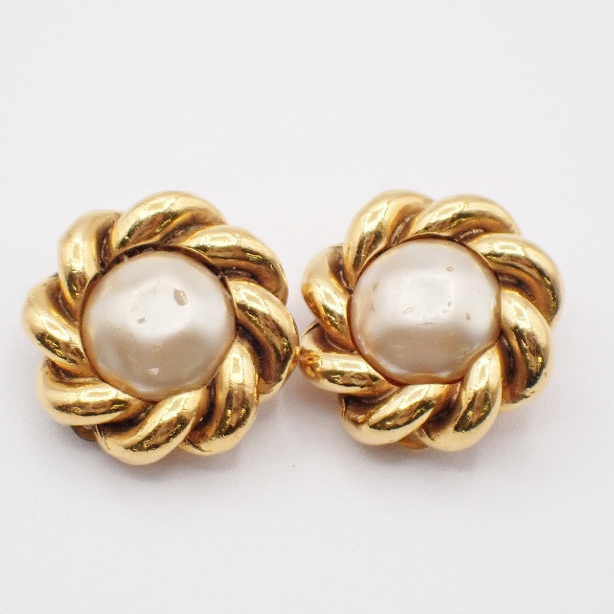 CHANEL Logo Imitation Pearl Button Earrings Clip-On Gold 67KP058