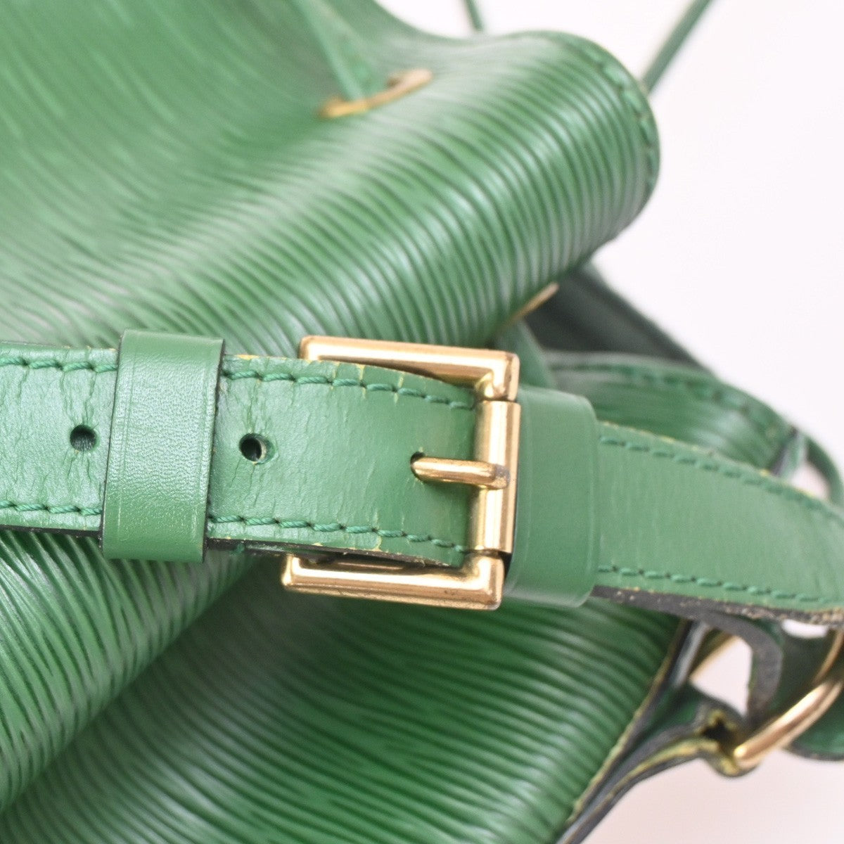 LOUIS VUITTON Petit Noe Drawstring Shoulder Bag Epi Leather Green M44104 88ZA318