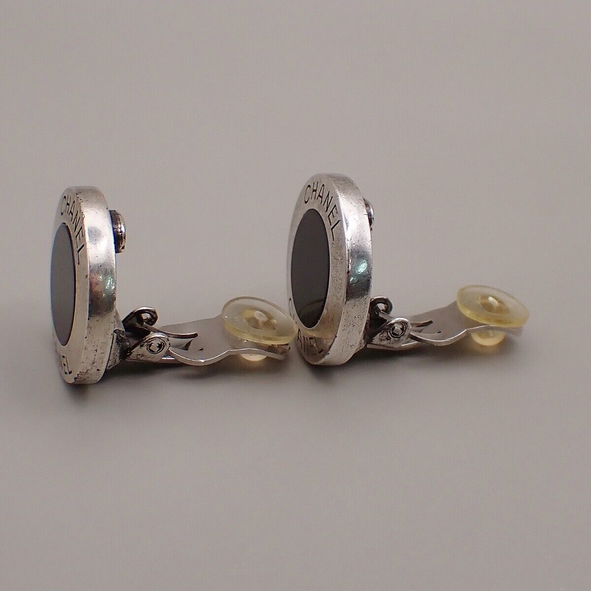 CHANEL Logo Round Button Earrings 99P Clip-On Silver Vintage Accessory 31RJ797