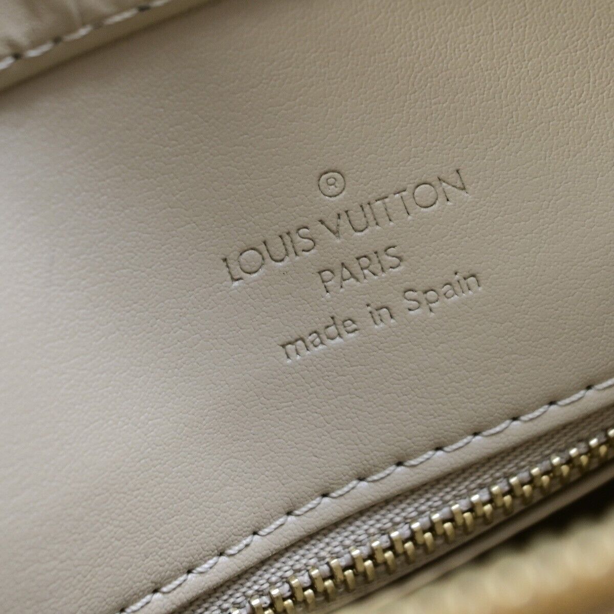 LOUIS VUITTON Houston Shoulder Bag Monogram Vernis Leather Beige M91004 09EB436