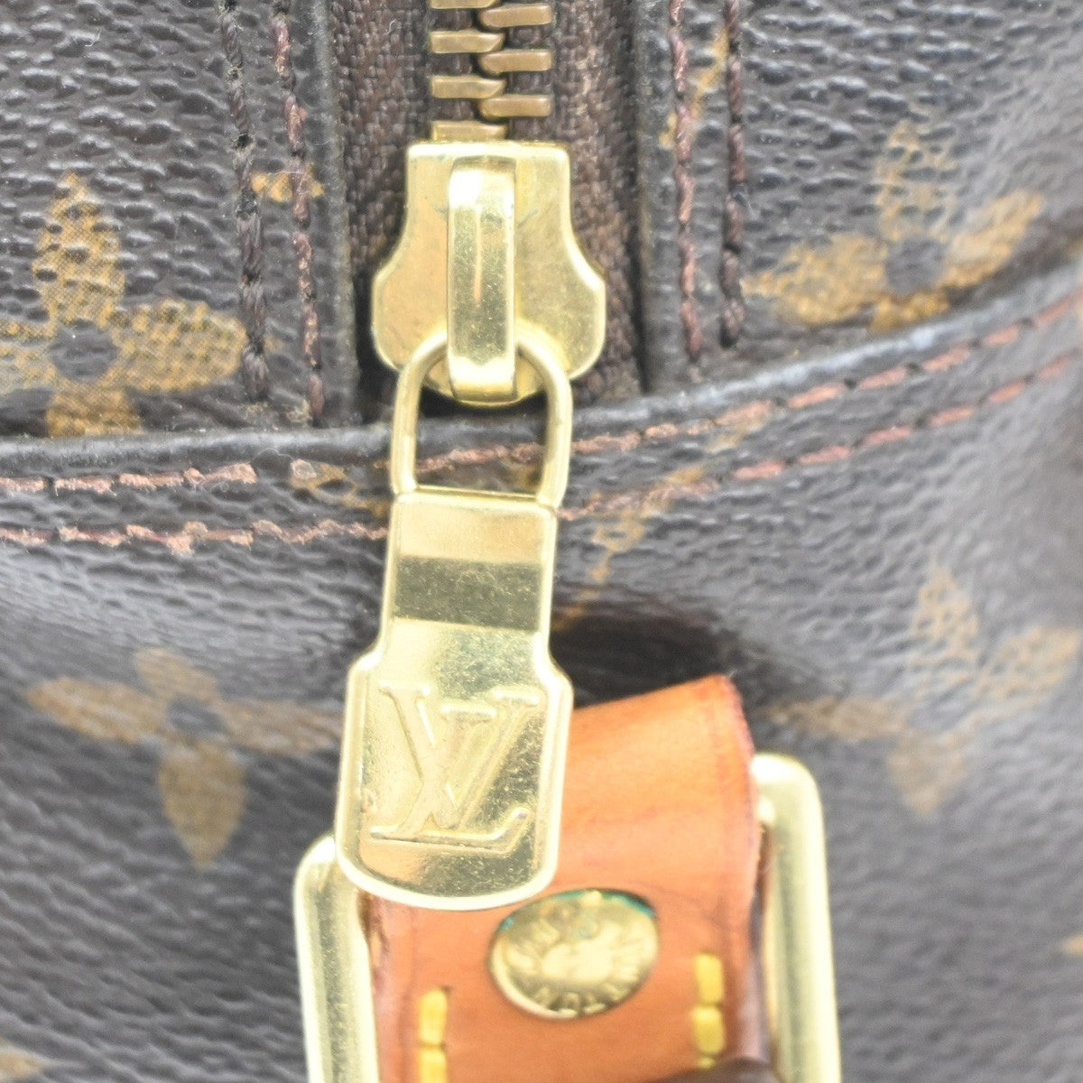 LOUIS VUITTON Nile Crossbody Shoulder Bag Monogram Leather Brown M45244 82MA341