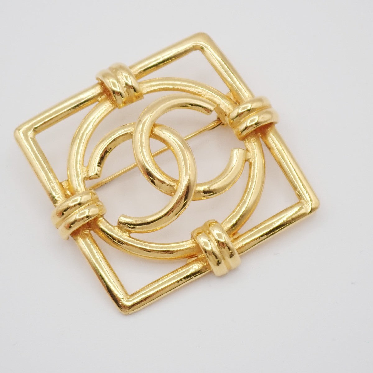 CHANEL CC Logo Square Pin Brooch 29 Gold France Vintage 82RL960