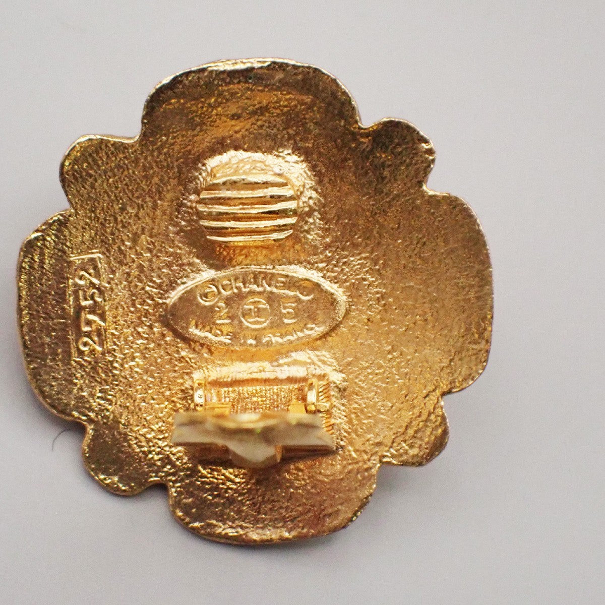 CHANEL Logo Gripoix Flower Button Earrings 25 Clip-On Gold GN France VE 05MA473