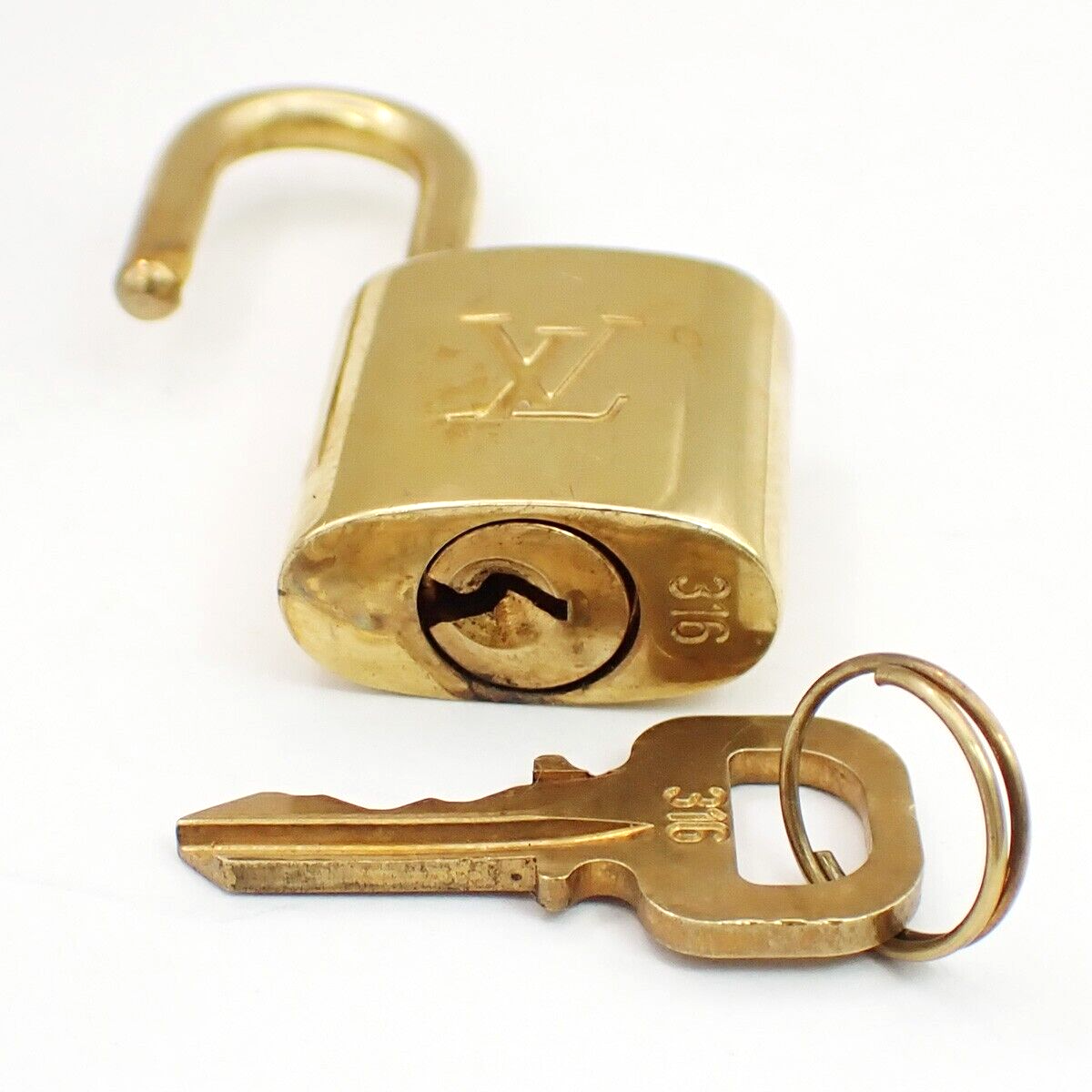 LOUIS VUITTON LV 10 Set  Padlock Key Bag Charm Cadena Gold Plated France 61YF801