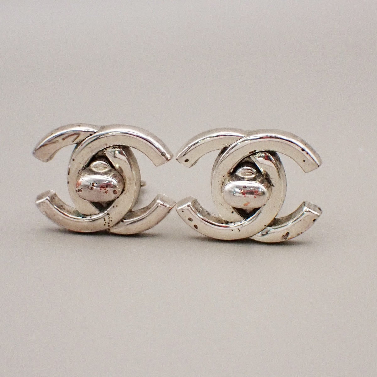 CHANEL CC Logo Button Earrings 96P Clip-On Silver-Plated France Vintage 85RL396