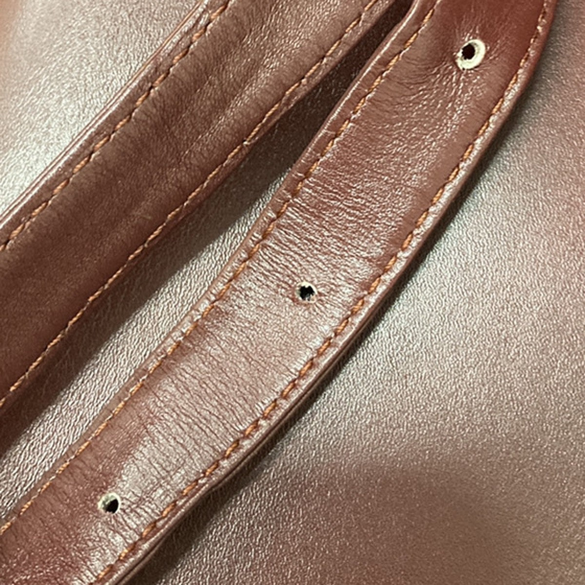 MUST DE CARTIER 2C Logo Crossbody Shoulder Bag Leather Red GHW 66CA367