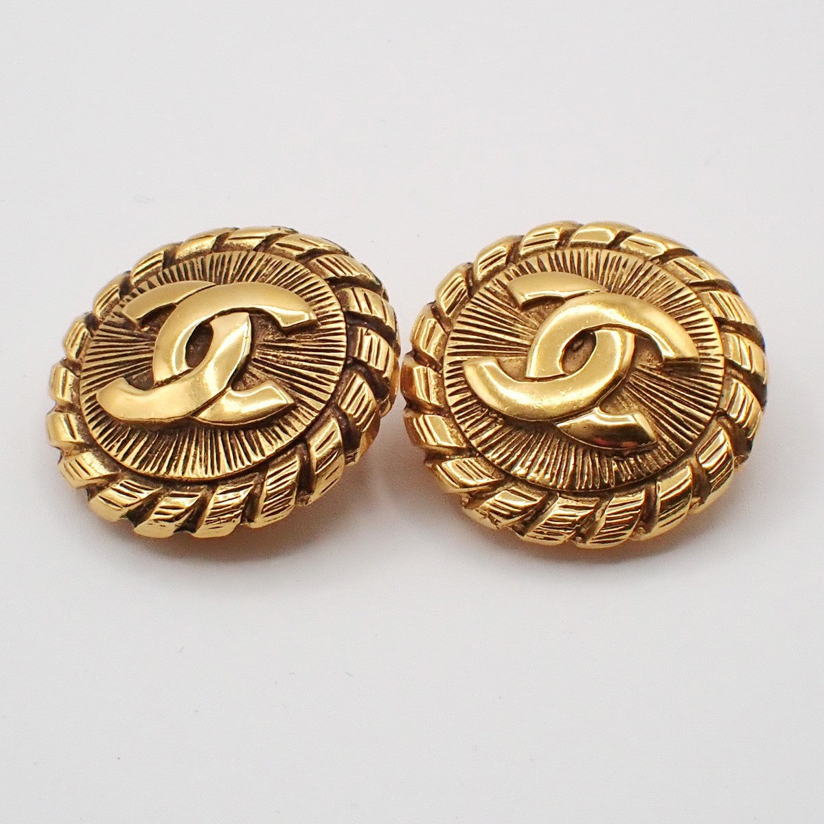 CHANEL CC Logo Round Button Earrings Clip-On Gold GHW France 80RL806