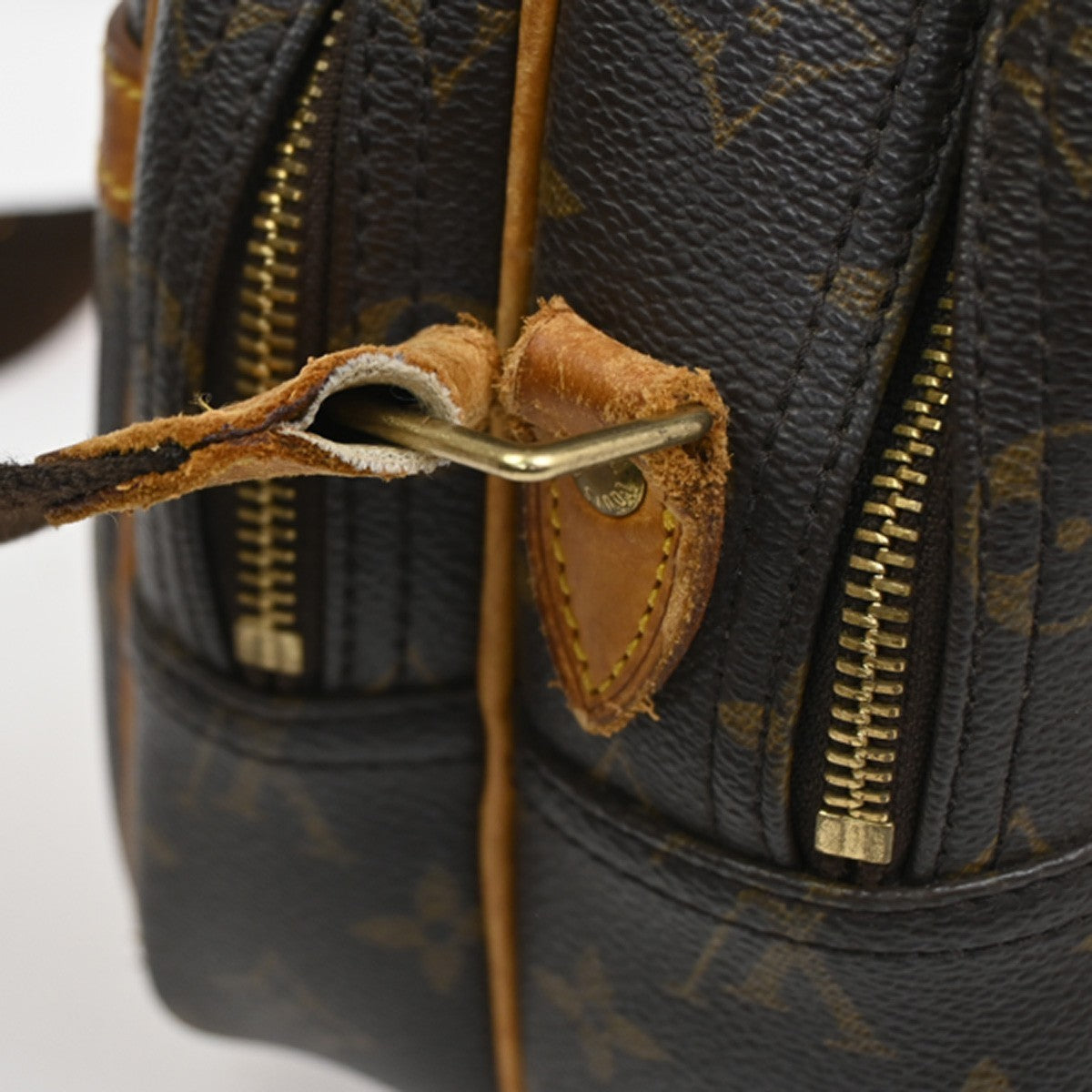 LOUIS VUITTON Reporter Crossbody Shoulder Bag Monogram Leather BN M45254 67CA923