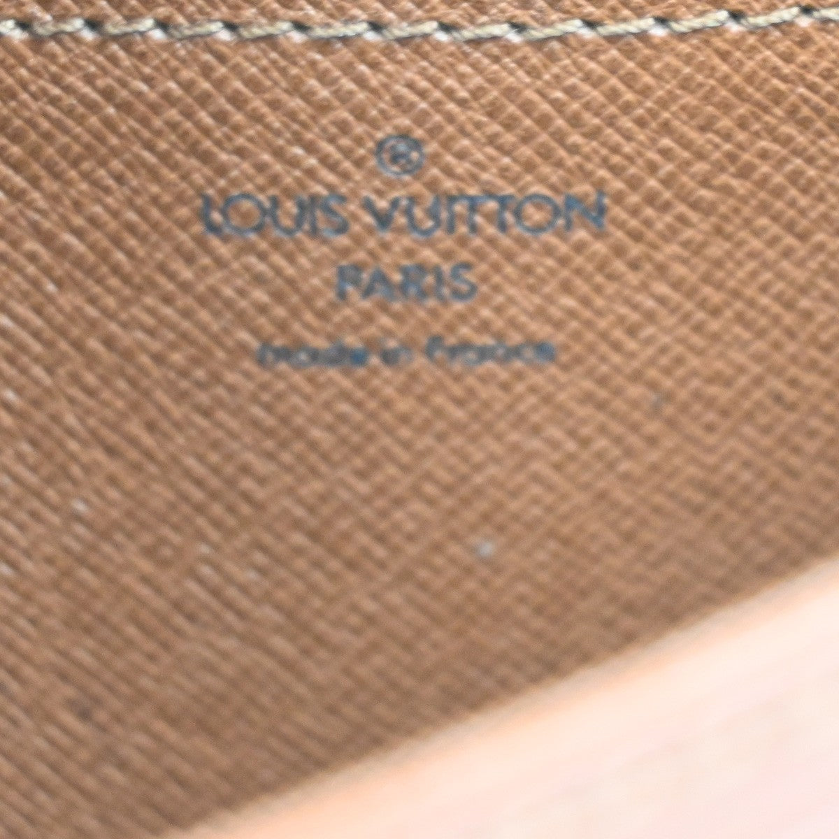 LOUIS VUITTON LV Logo Saint Cloud GM Shoulder Bag Epi Leather BN M52193 80CA748