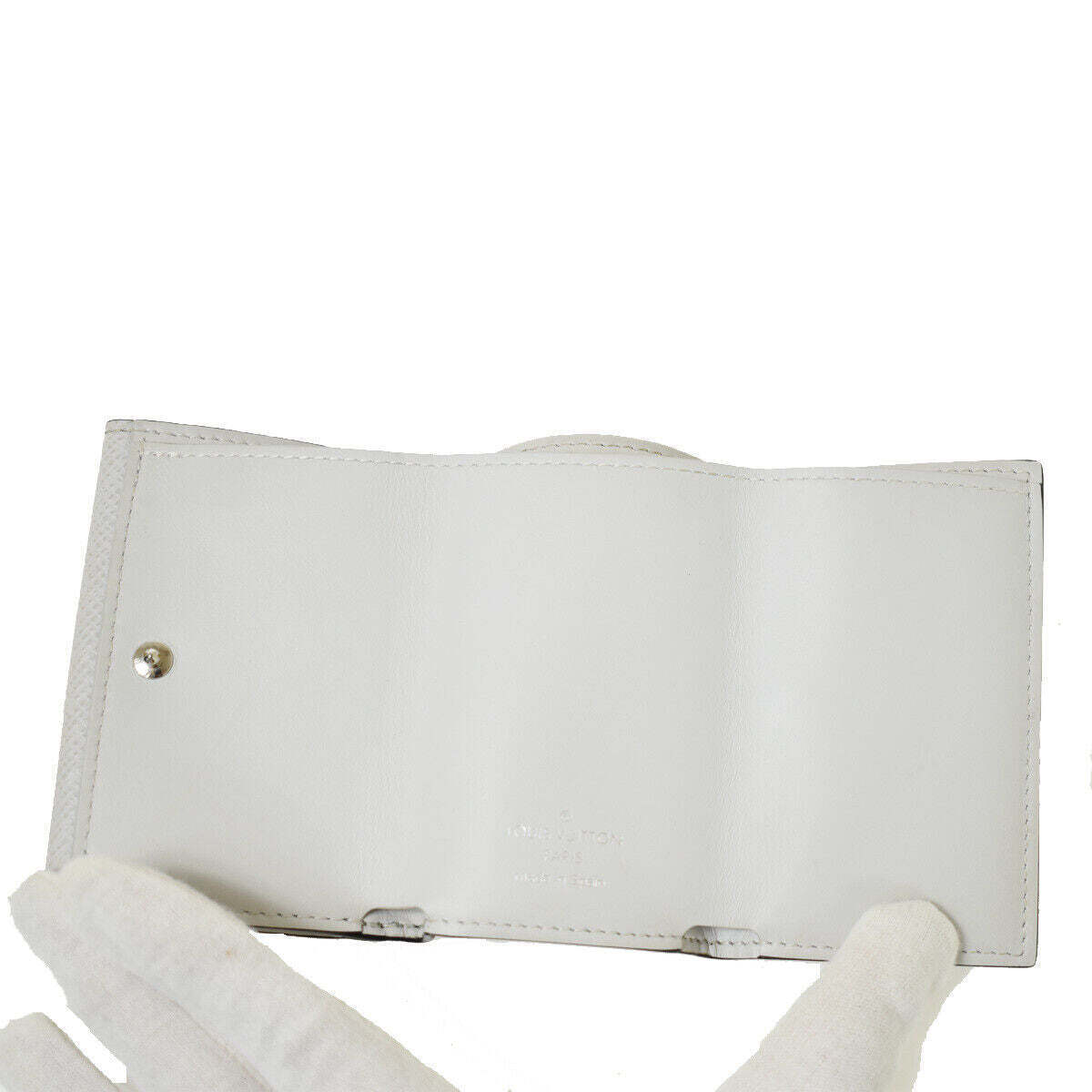 LOUIS VUITTON Discovery Compact Trifold Mini White Taigarama WE M30899 35YC253