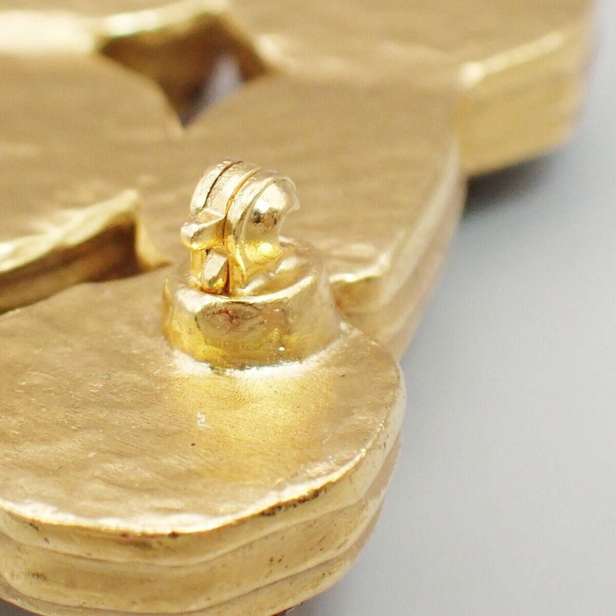 CHANEL CC Logo Pin Brooch 97A Square Gold France Vintage Accessory 93RK083