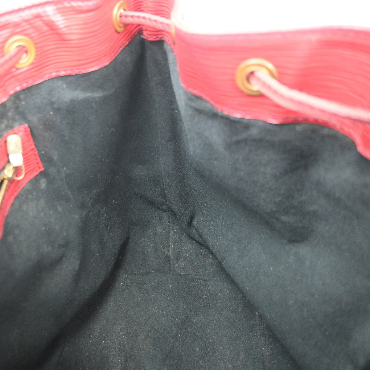 LOUIS VUITTON Petit Noe Drawstring Shoulder Bag Epi Leather Red M44107 37KC770