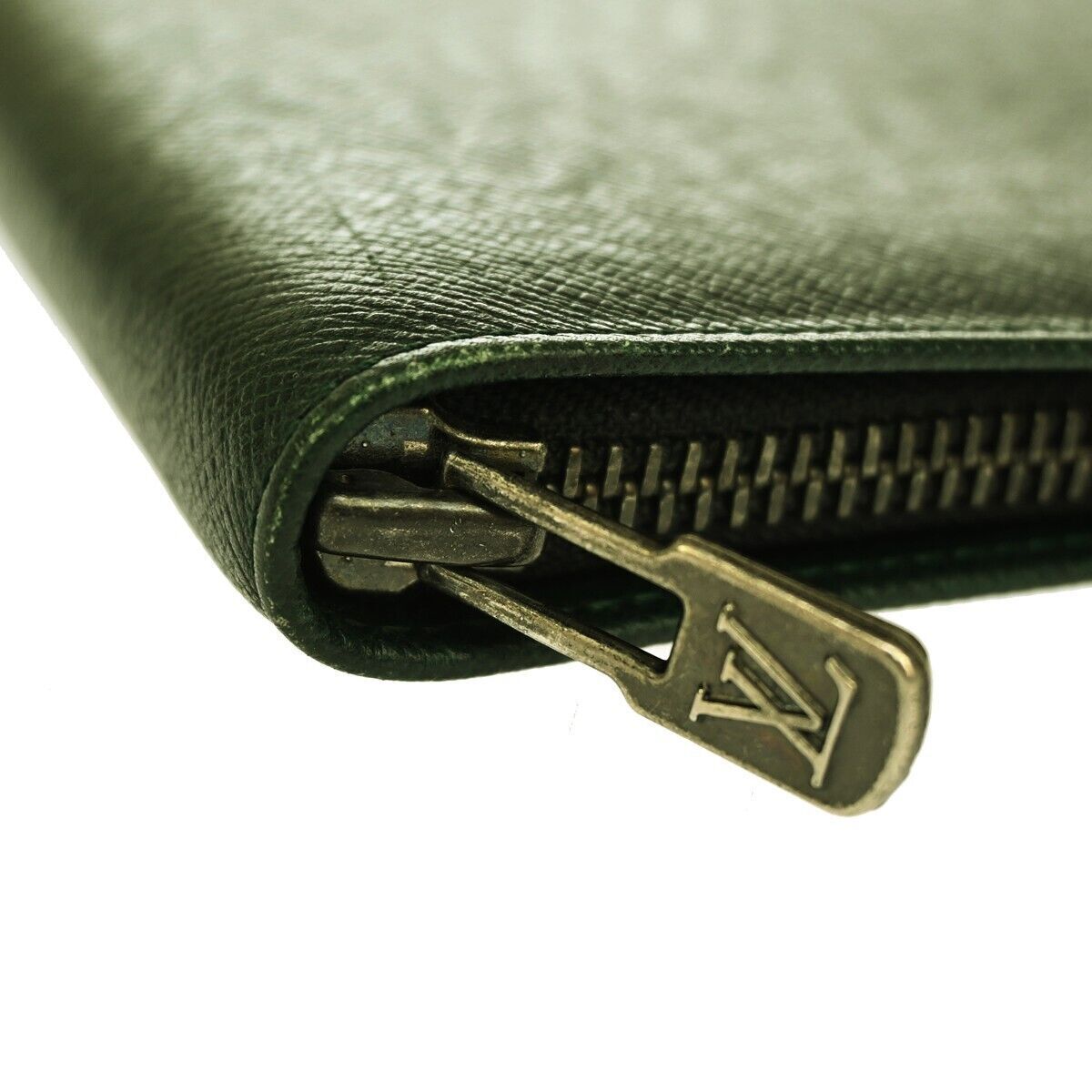 LOUIS VUITTON Travel Case Long Bifold Wallet Taiga Leather Epicea Green 63GA195