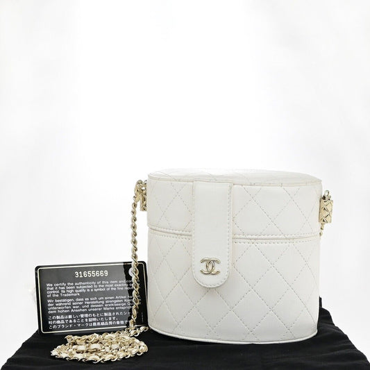 CHANEL CC Logo chain Shoulder Vanity Bag Matelasse Leather White GHW 645RF147