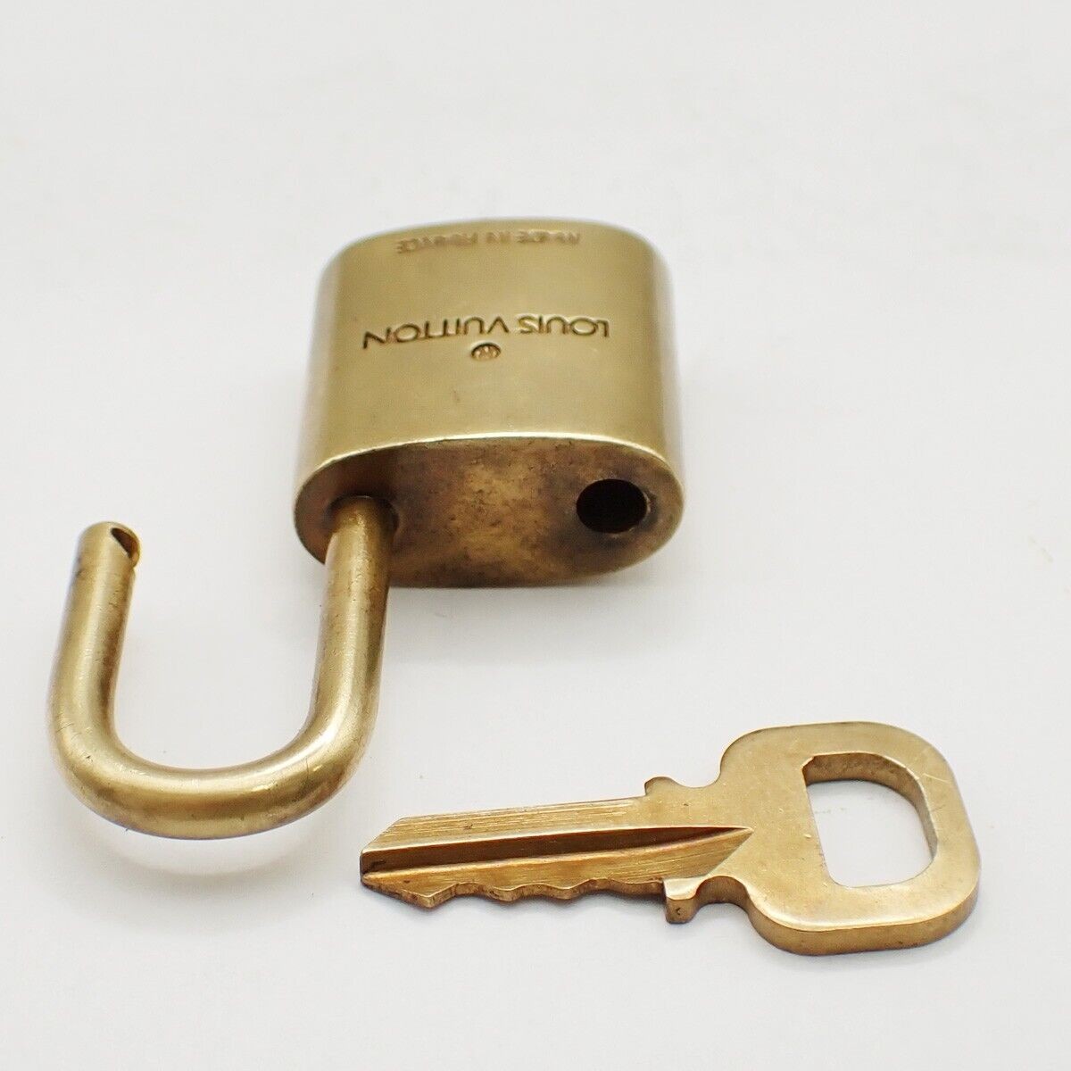 LOUIS VUITTON LV 10 Set  Padlock Key Bag Charm Cadena Gold Plated France 39YF668