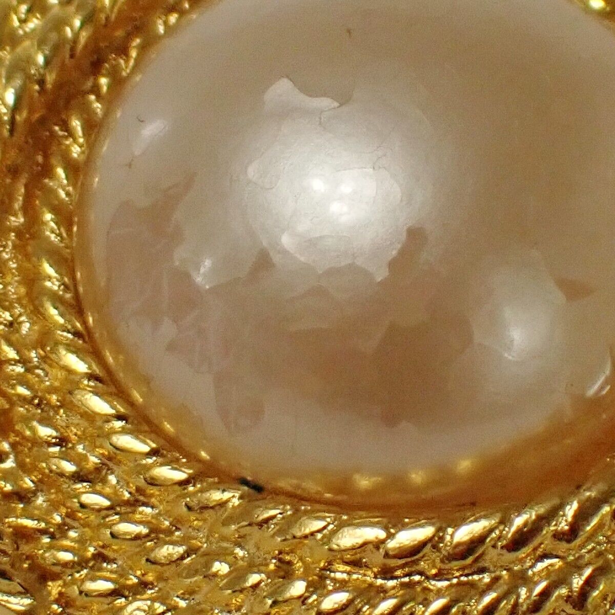 CHANEL CC Round Imitation Pearl Button Earrings 96A Clip-On GHW Vintage 33FA107