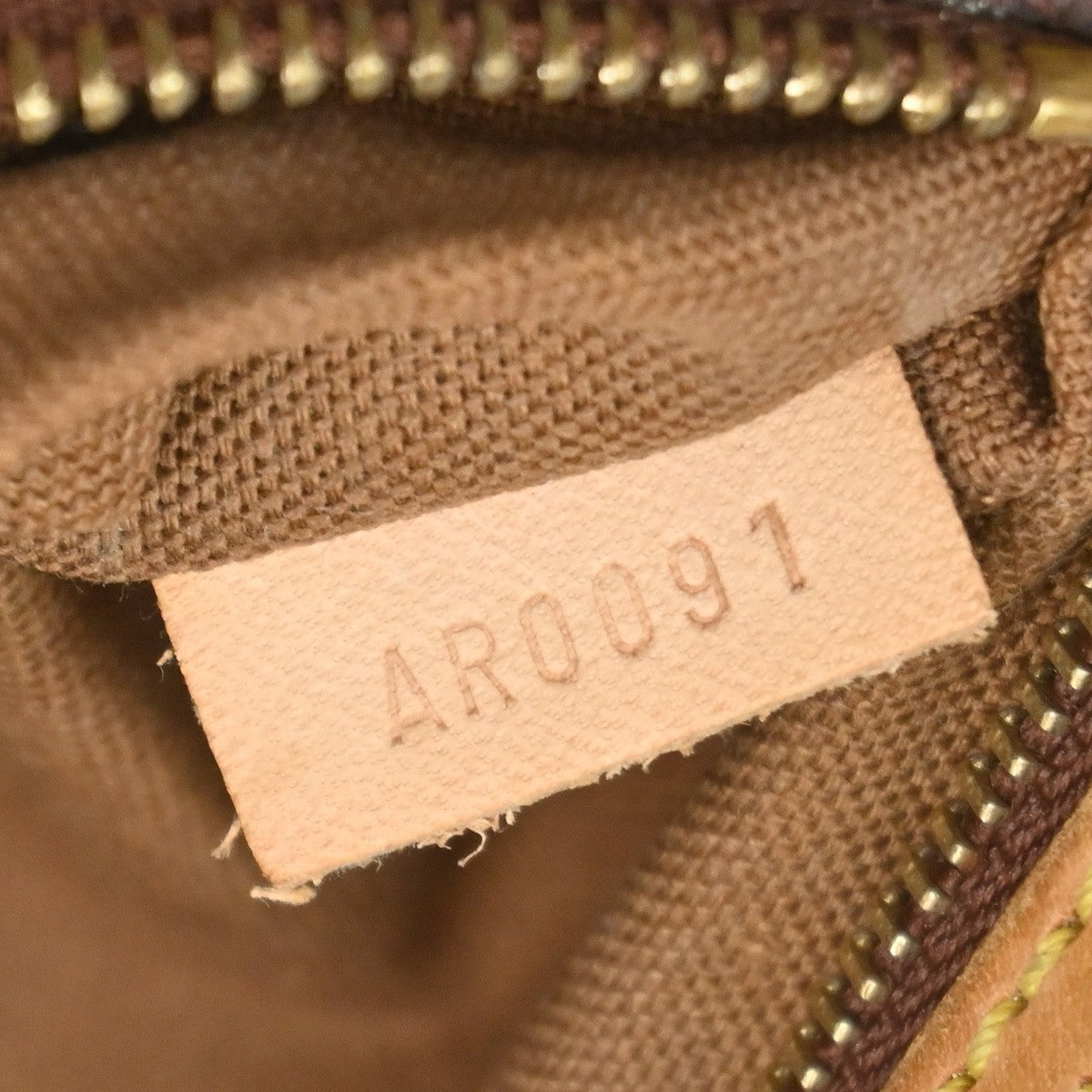 LOUIS VUITTON Logo Trotteur Shoulder Bag Monogram Leather Brown M51240 62SA013