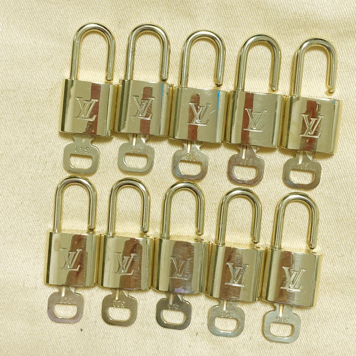 LOUIS VUITTON LV 10 SET PADLOCK KEY CHARM CADENA GOLD-PLATED FRANCE 33PDA146
