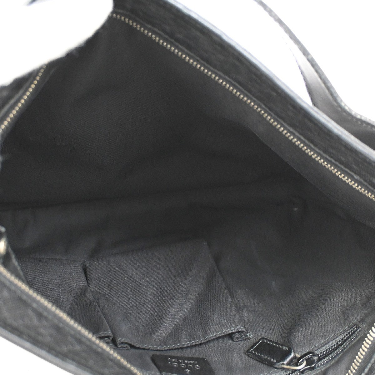 GUCCI Logo Imprime Messenger Bag Coated Canvas Leather Black SHW Italy 34DA255