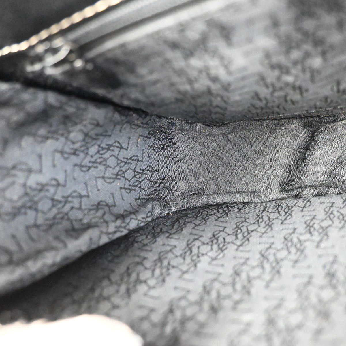 YVES SAINT LAURENT  Cassandra Shoulder Crossbody Bag Leather Black GHW 30TA582