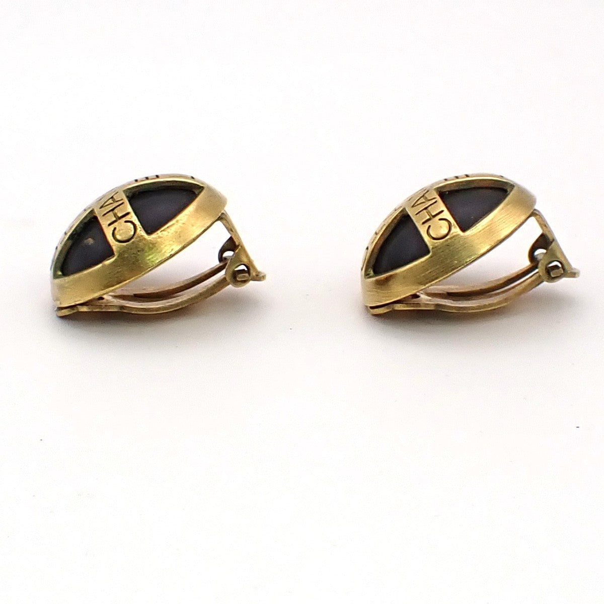 CHANEL CC Logo Round Button Earrings Clip-On 95P Gold Black GHW Vintage 83RF994