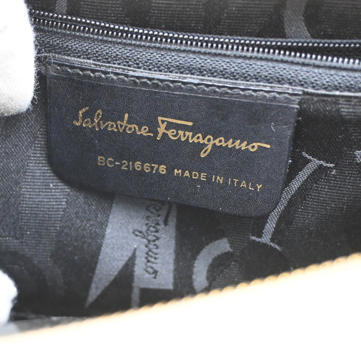 SALVATORE FERRAGAMO Logo Vara Shoulder Bag Canvas Leather BE GHW Italy 05CA548