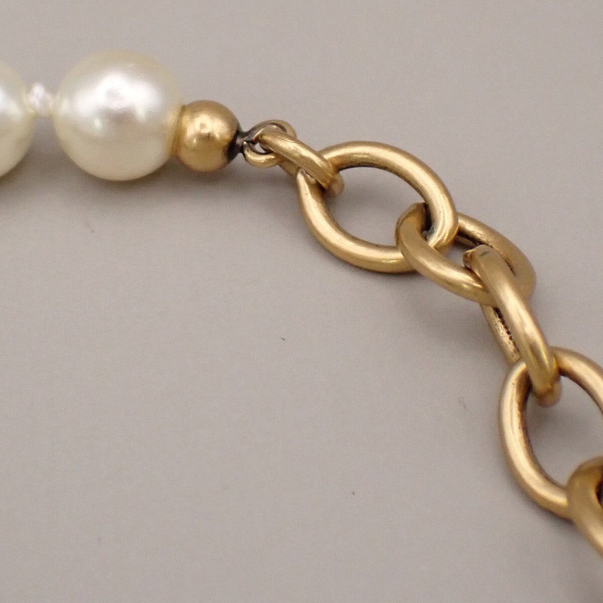 CHRISTIAN DIOR Logo Tribal Imitation Pearl Necklace White Gold 88RK382