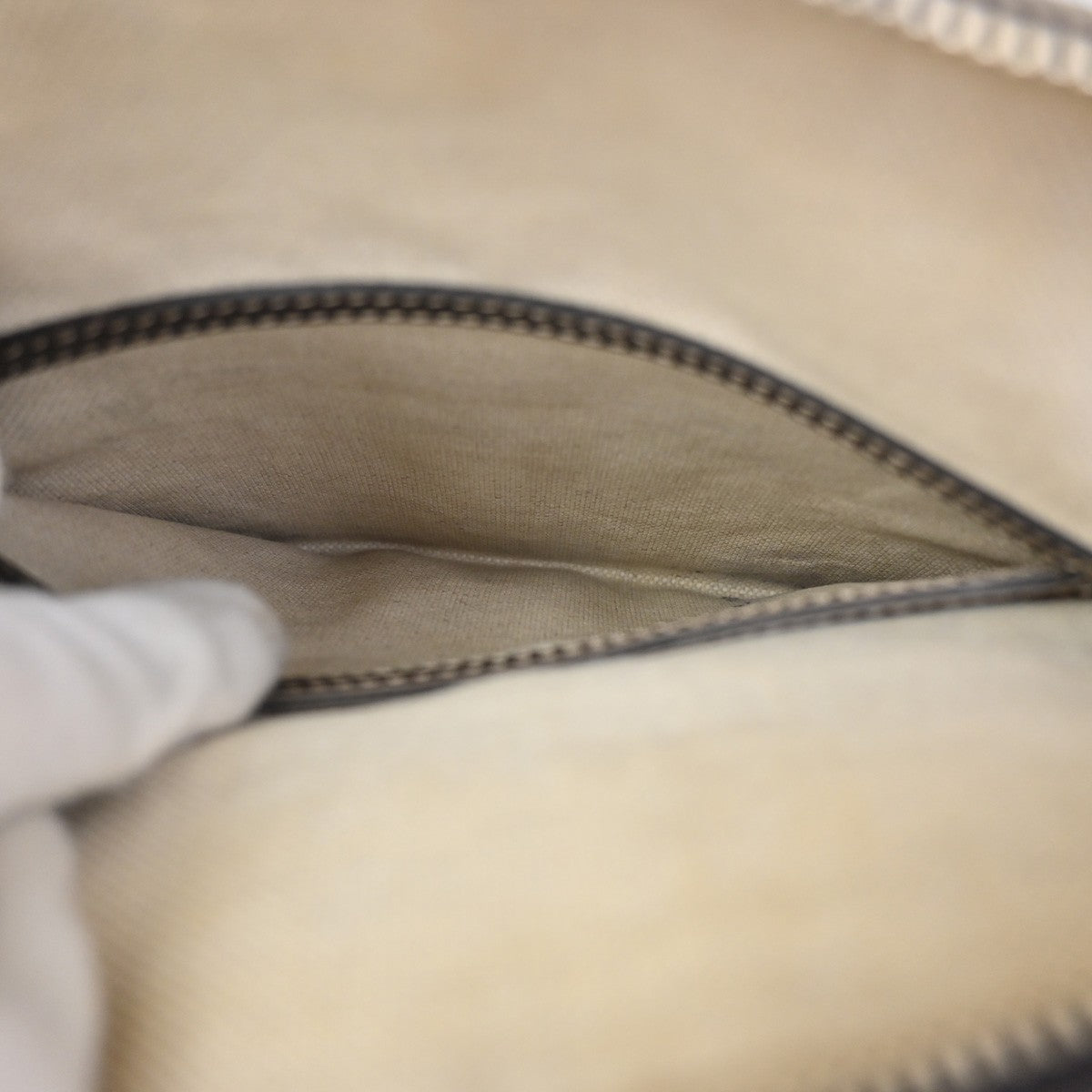 GUCCI GG Pattern Shoulder Messenger Bag Supreme Leather Brown GHW Italy 61KC909
