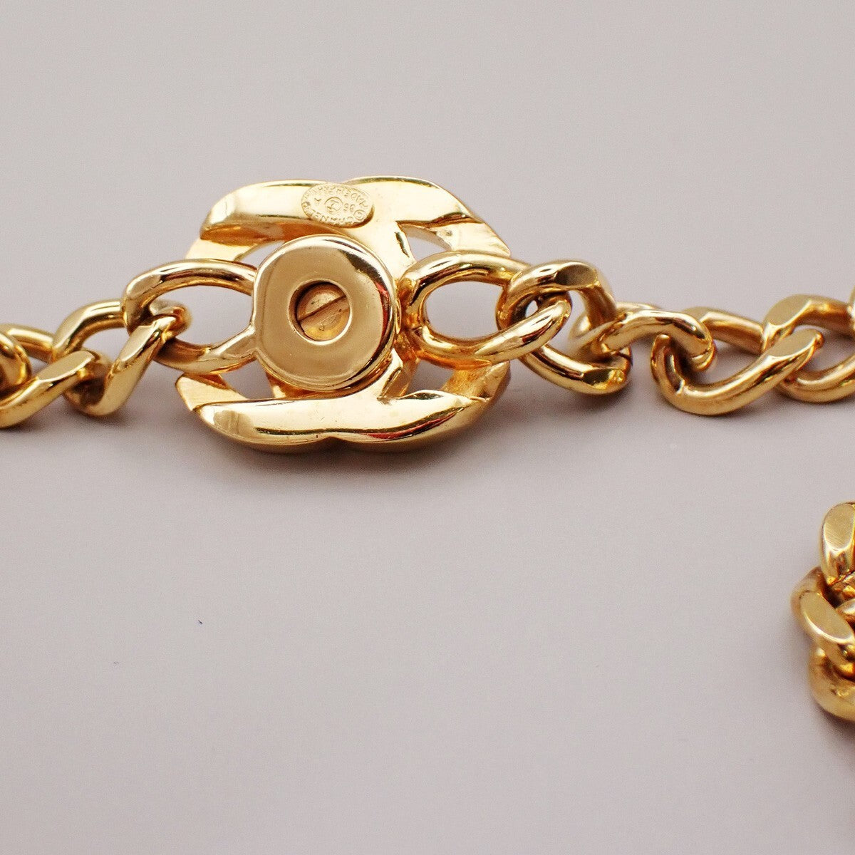 CHANEL CC Logo Turn Lock Chain Necklace Pendant 96A GHW Vintage 45RK644