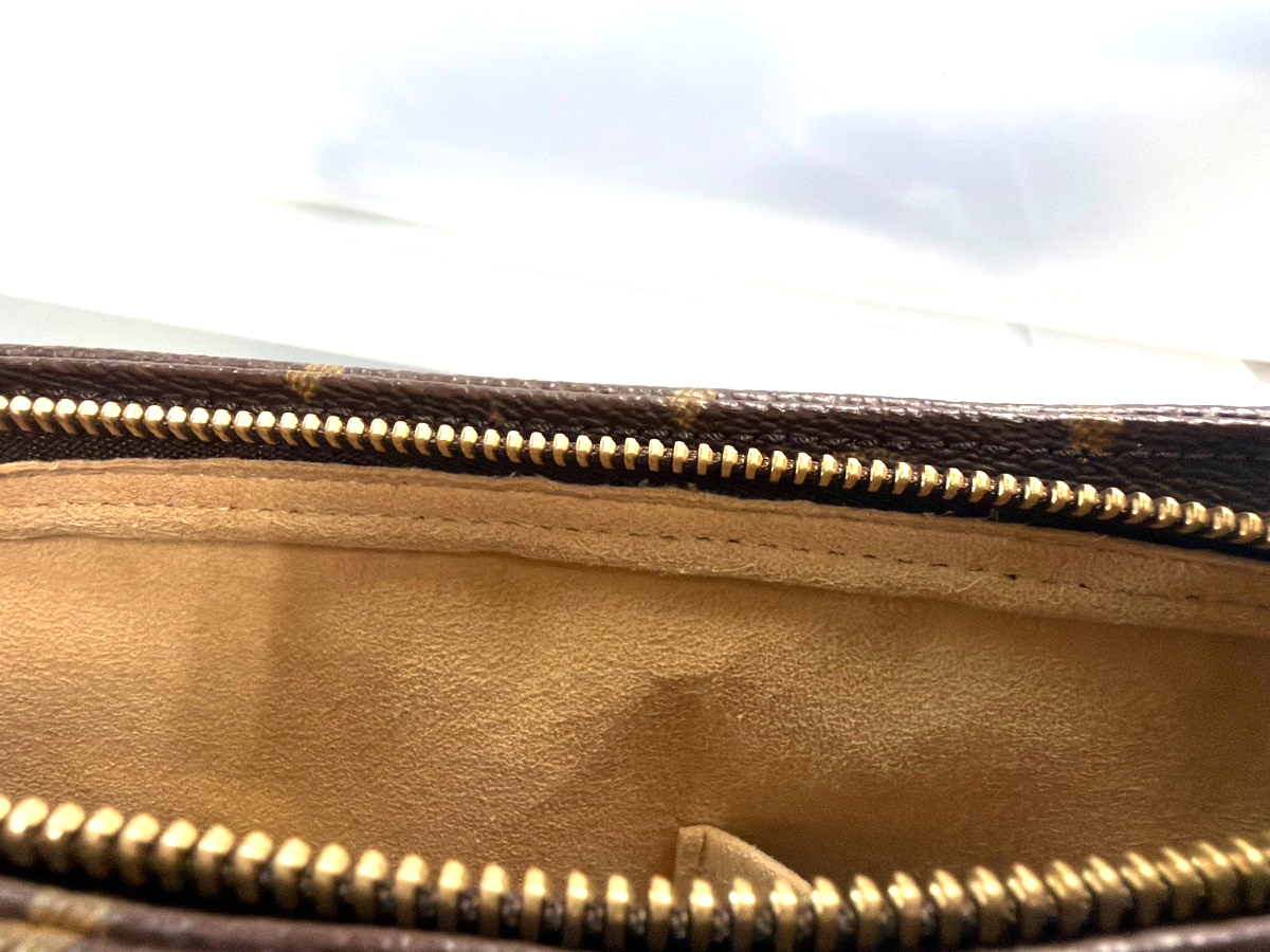 LOUIS VUITTON Looping MM Shoulder Bag Monogram Leather BN USA M51146 22YJ209