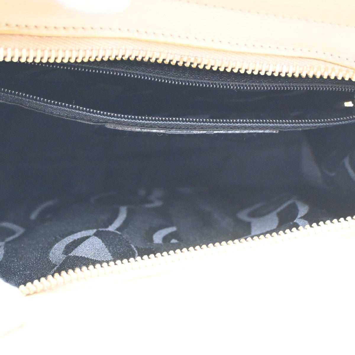 SALVATORE FERRAGAMO Logo Vara Shoulder Bag Canvas Leather BE GHW Italy 05CA548