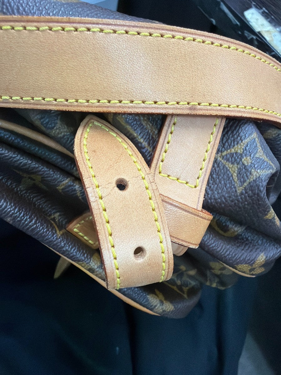 LOUIS VUITTON Saumur 35 Shoulder Bag Monogram Leather BN France M42254 28YJ105