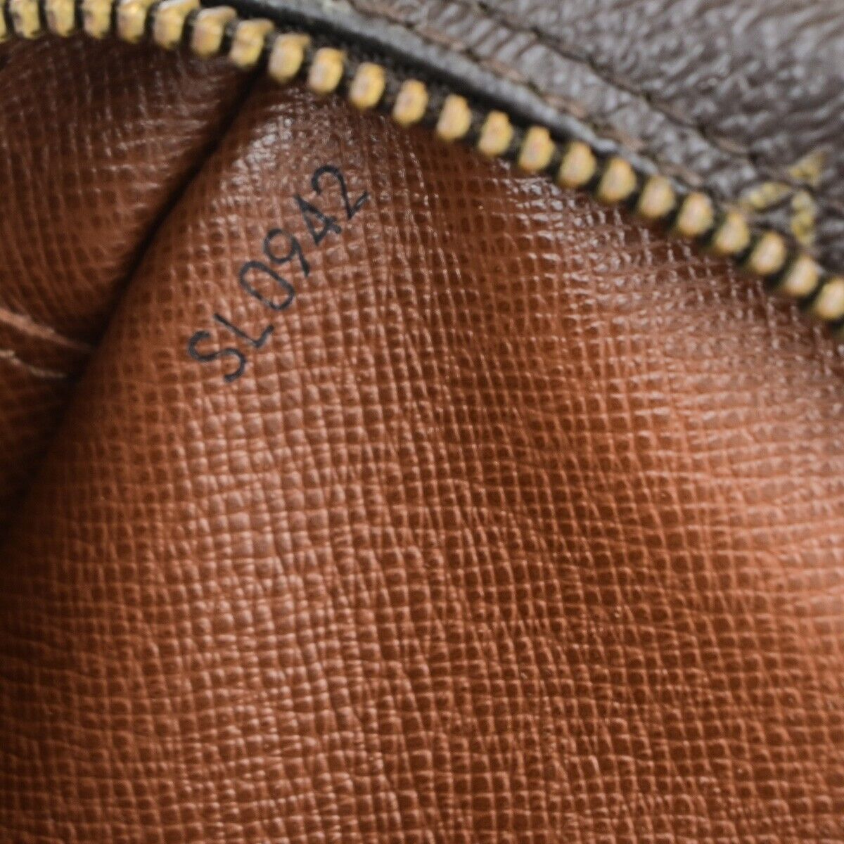 LOUIS VUITTON Compiegne 23 Clutch Hand Bag Monogram Leather Brown M51847 68EC900