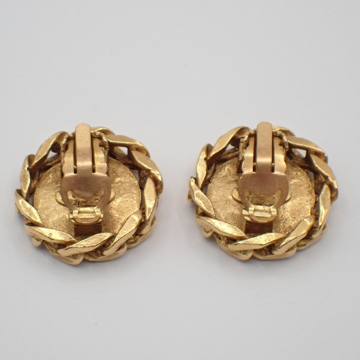 CHANEL CC Logo Rhinestones Round Botton Earring 23 Clip on Gold Vintage 81RL488