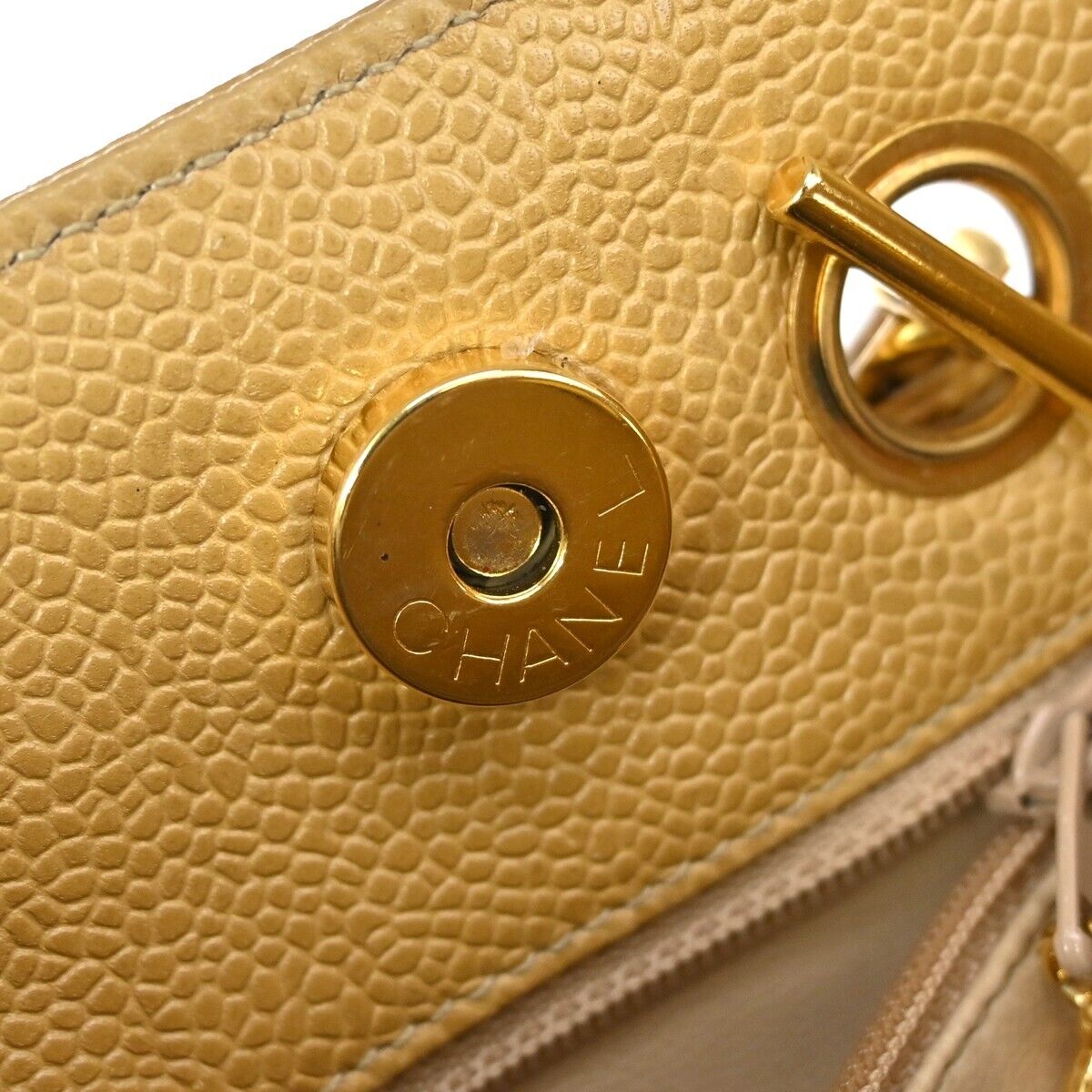 CHANEL CC Logo Chain Shoulder Bag Caviar Skin Leather Beige GHW Vintage 330RH771