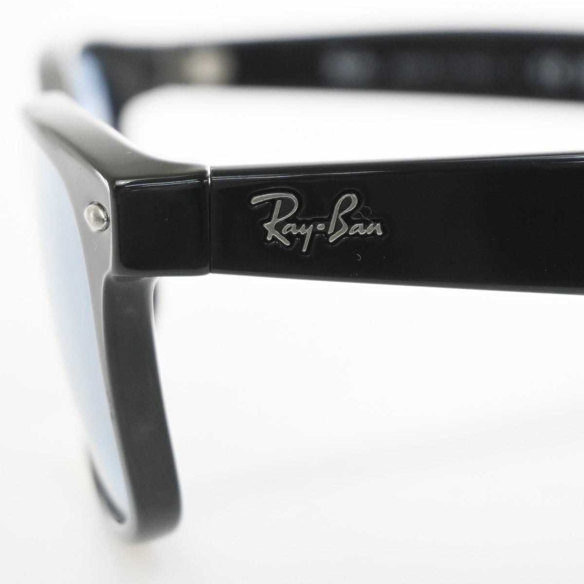 Ray Ban New Wayfarer Sunglasses Eye Wear Plastic BK BE RB 2132-F Italy 07MA608