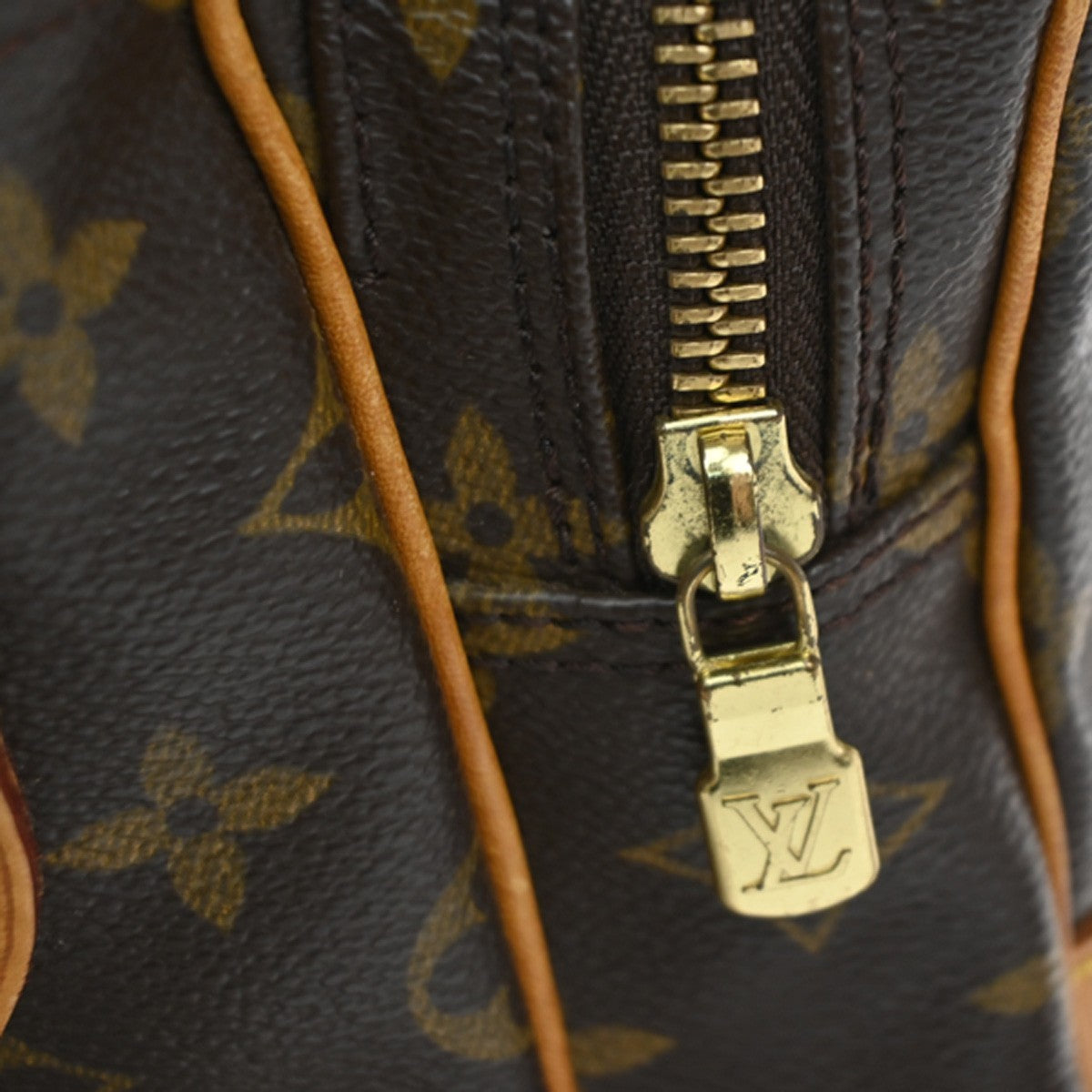 LOUIS VUITTON Nile Crossbody Shoulder Bag Monogram Leather Brown M45244 70SA024