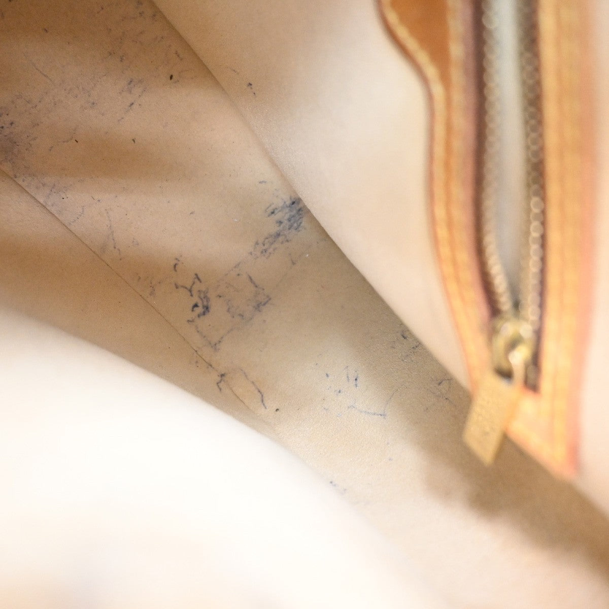 LOUIS VUITTON Looping MM Shoulder Bag Monogram Leather BN USA M51146 87YJ276