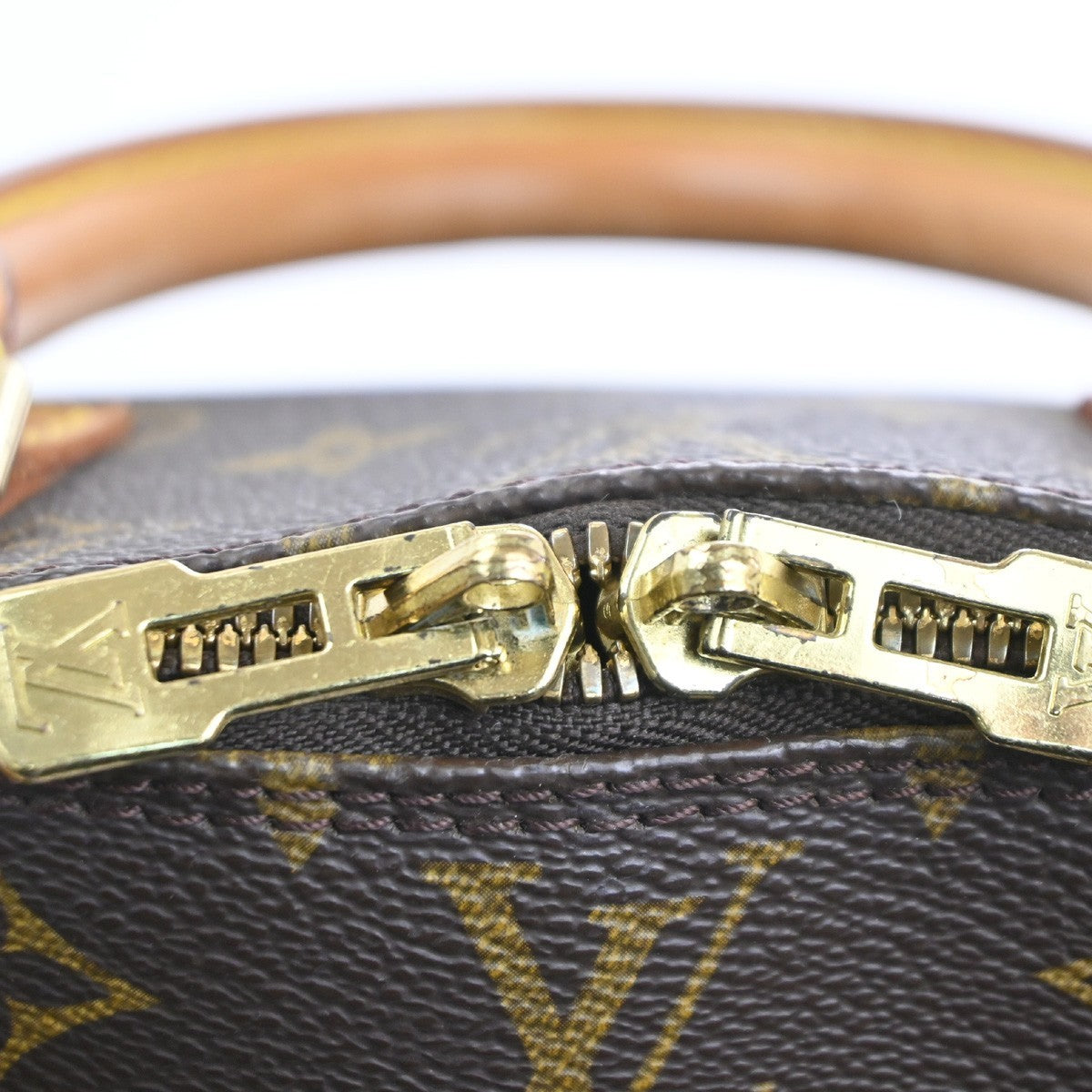 LOUIS VUITTON LV Logo Alma Hand Bag Monogram Leather Brown France M51130 70MA331