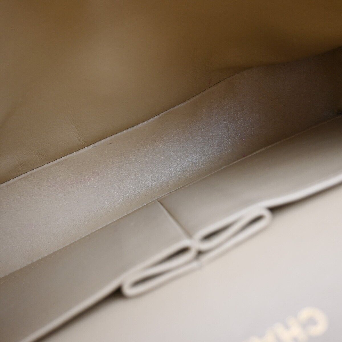 CHANEL CC Matelasse 25 Double Flap Chain Shoulder Bag Leather Beige GHW 381RJ843