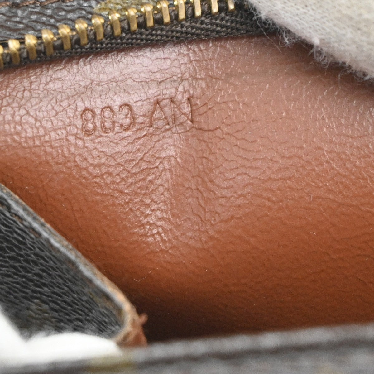 LOUIS VUITTON Poche Toilette 26 Clutch Pouch Bag Monogram Leather M47542 67MA453