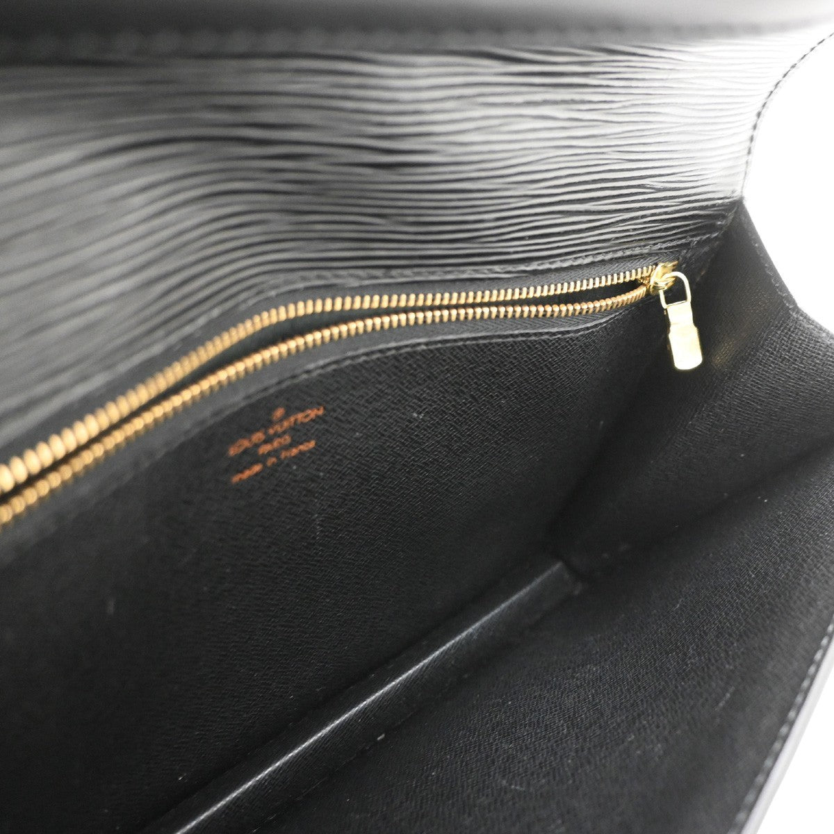 LOUIS VUITTON LV Pochette Serie Dragonne Hand Bag Epi Leather BK M52612 68CA951