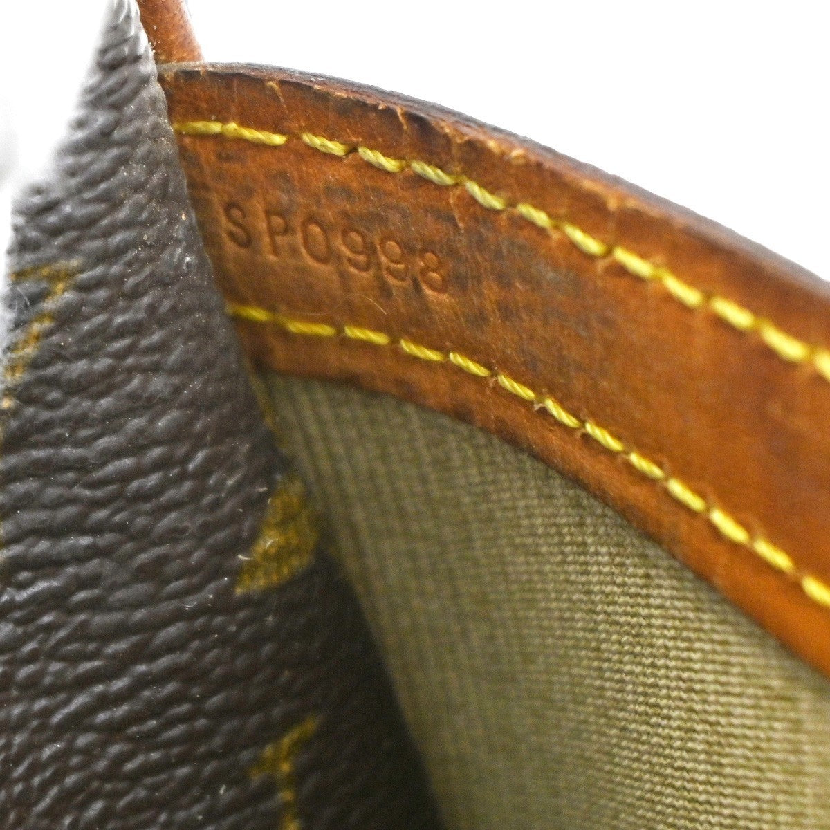 LOUIS VUITTON Reporter PM Crossbody Shoulder Bag Monogram Leather M45254 33KC297