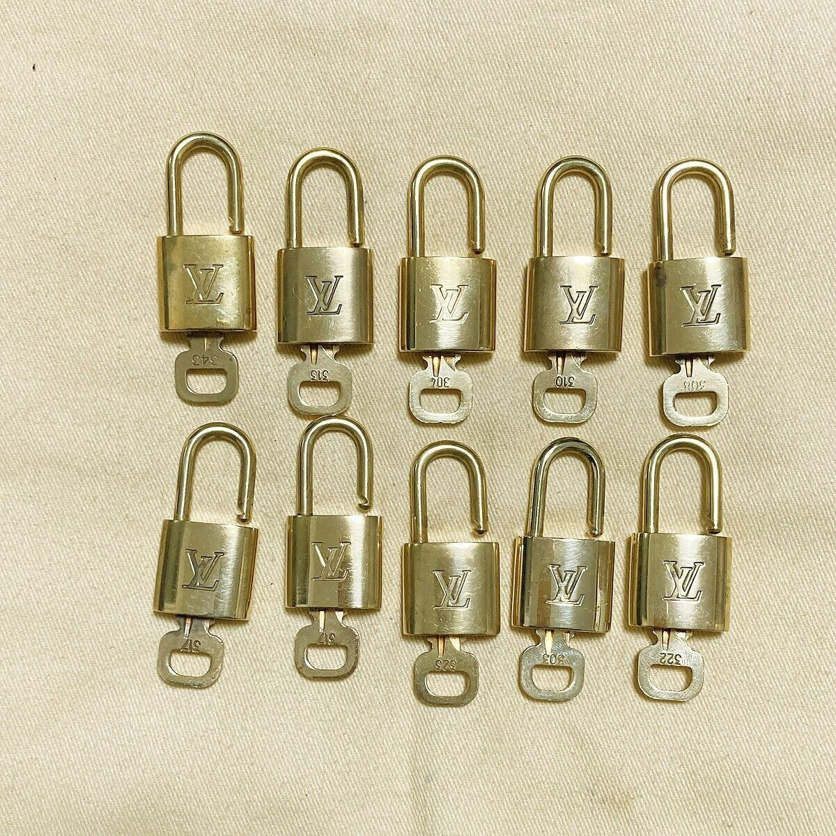 LOUIS VUITTON LV 10 SET PADLOCK KEY BAG CHARM CADENA GOLD PLATED FRANCE 37PDA064