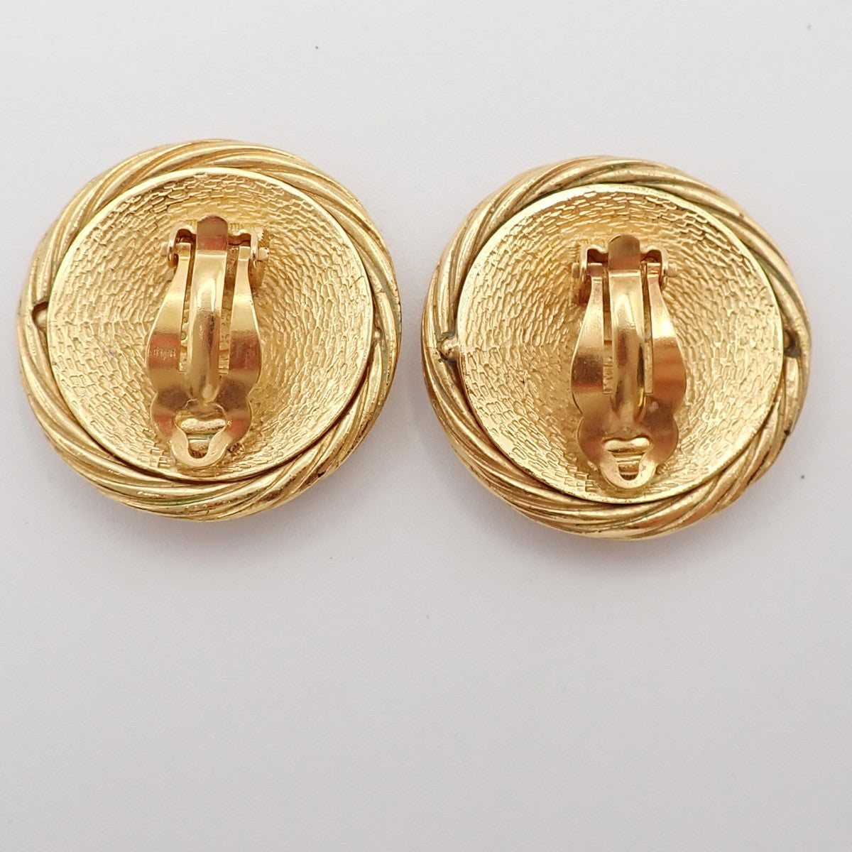 CHANEL CC Logo Round Button Earrings 93P Clip-On Gold France 85RF851