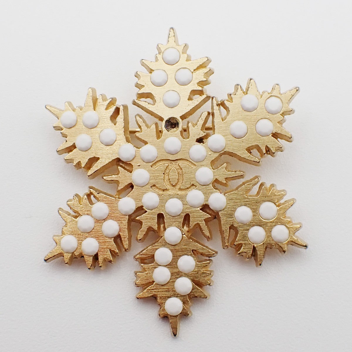 CHANEL CC Logo Bijou Snowflake Brooch 01A Gold France Vintage 30RL405
