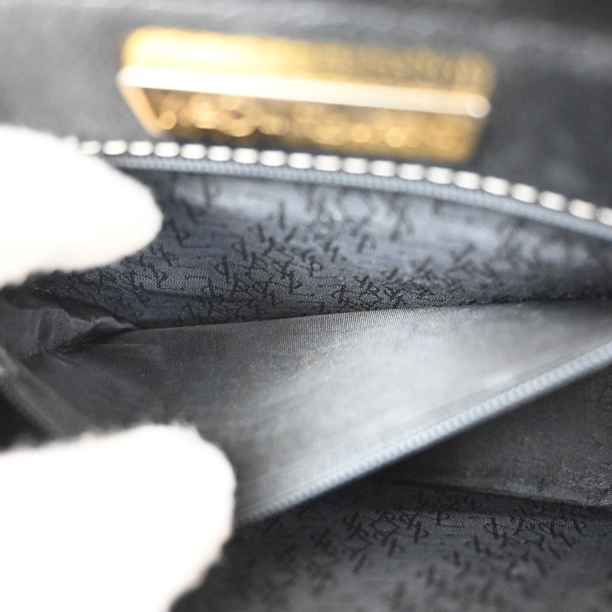 YVES SAINT LAURENT  Cassandra Shoulder Crossbody Bag Leather Black GHW 30TA582