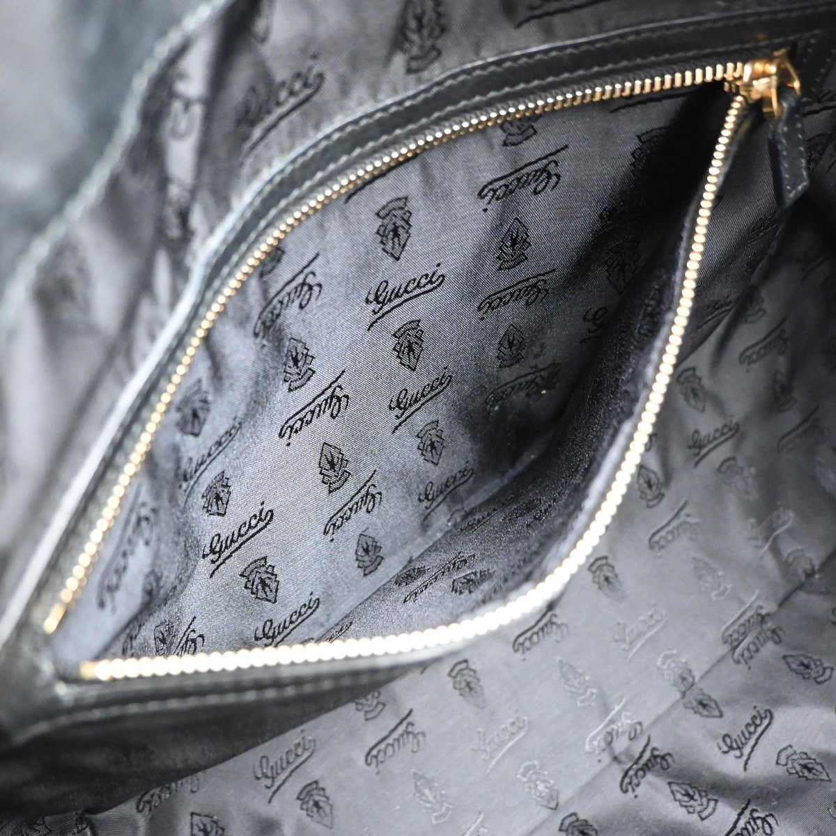 GUCCI Logo Hysteria Large Shoulder Hand Bag Leather Black GHW Italy 70YJ141