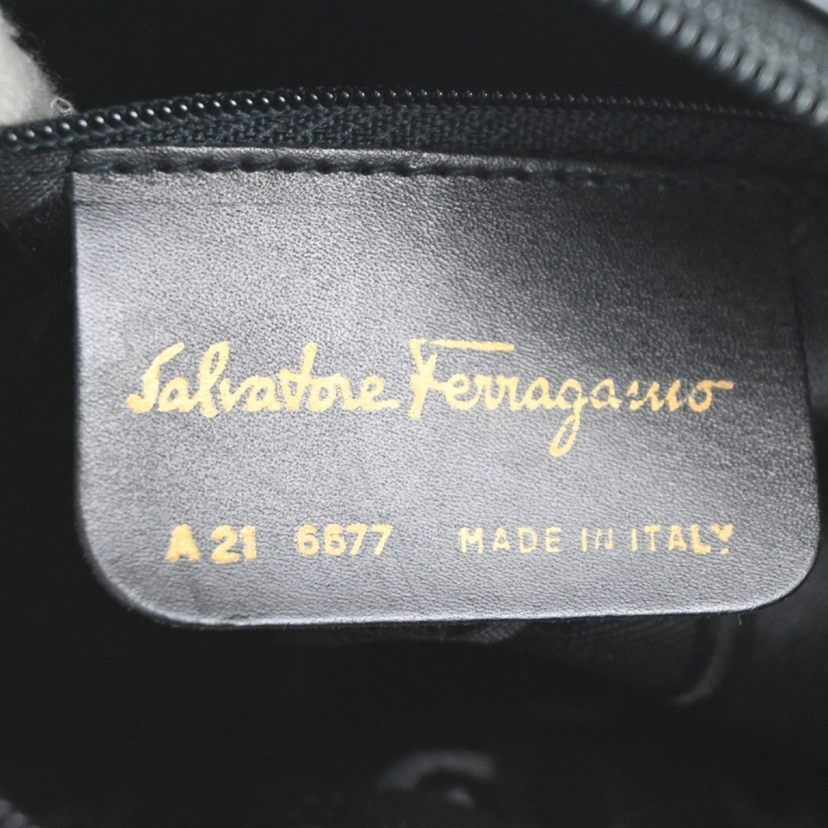 SALVATORE FERRAGAMO Logo Vara Shoulder Bag Embossing Leather Black GHW 32MA372